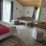 Apartament Qyteza &