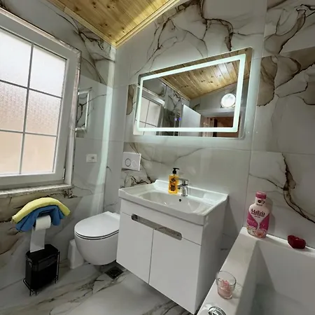 Apartment Qyteza & *